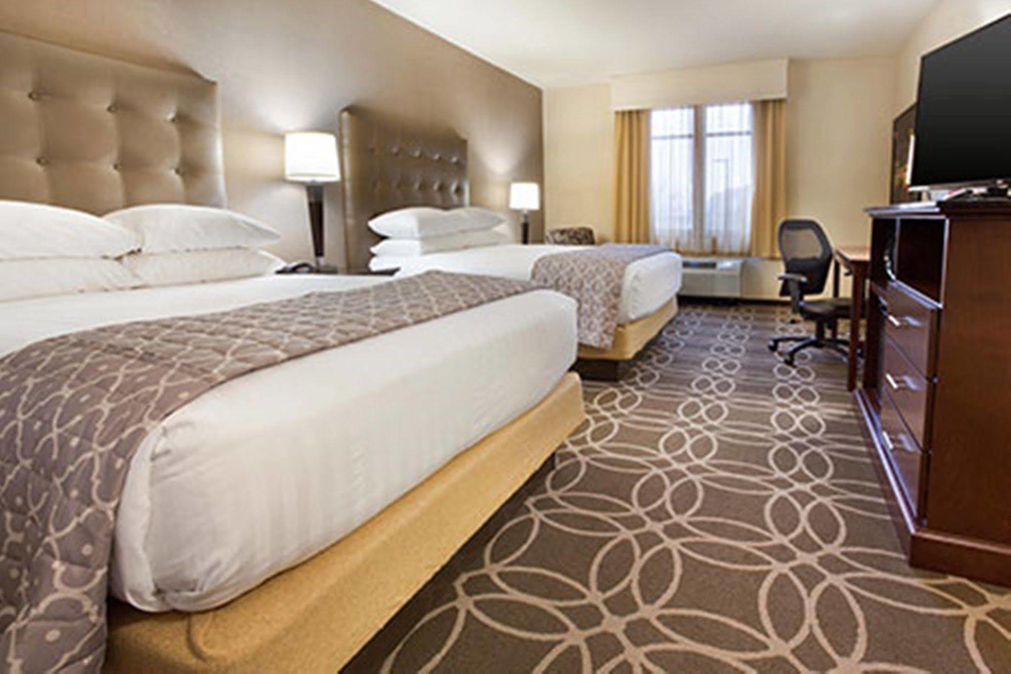 Drury Plaza Hotel Pittsburgh Downtown Bagian luar foto